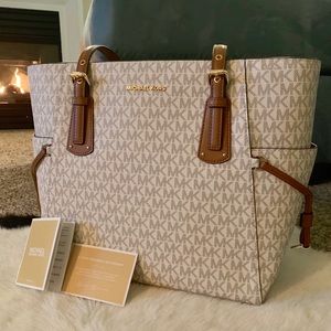 Michael Kors. Voyager East West Signature Tote